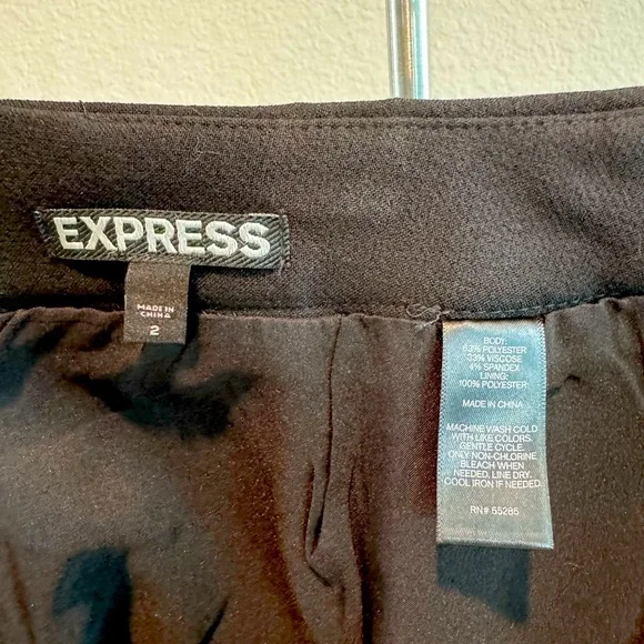 Women’s Express Black Skirt - Picture 4 of 4